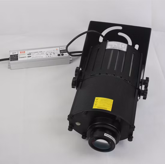 Der LED-Bodenschildprojektor hilft, Arbeiter und Fahrer in Lagerhallen, in der Fertigung und anderen Industriebetrieben zu warnen